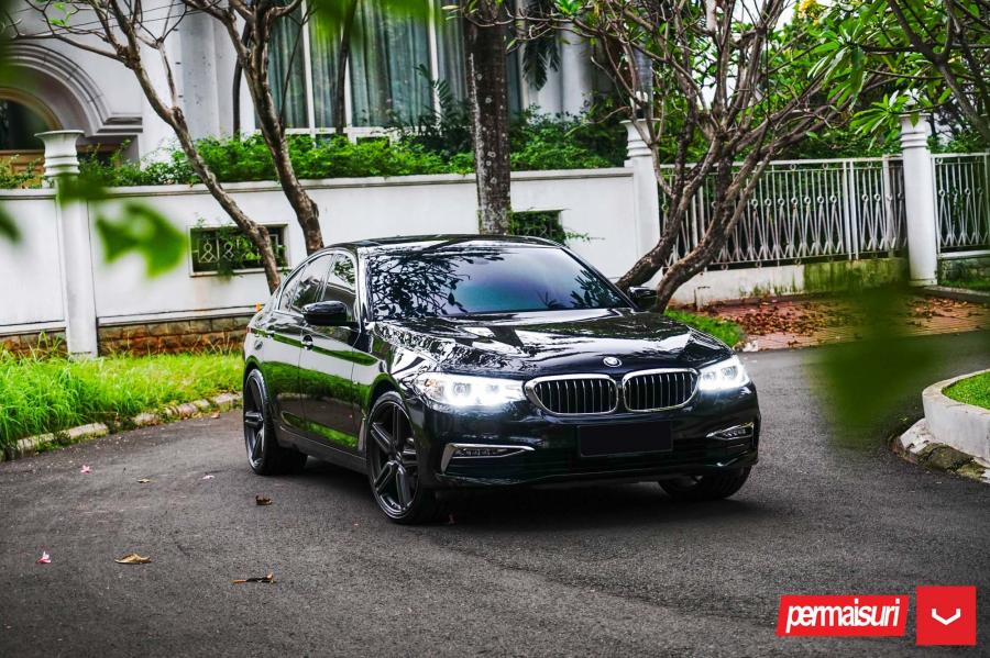  BMW 530i Sedan by Permaisuri on Vossen Wheels (HF-1) 2019 года  (фото 1 из 14)